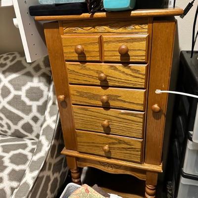 Jewelry cabinet