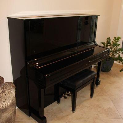 YAMAHA U3 UPRIGHT PIANO VERY WELL TAKEN CARE OF AND SERVICED