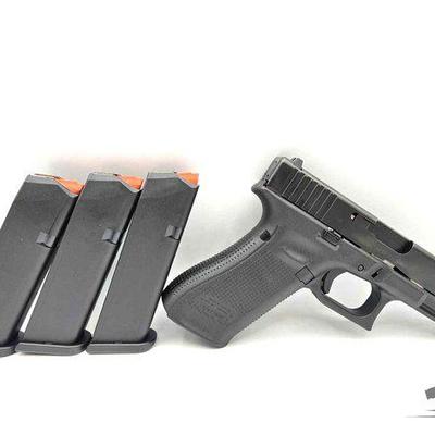 #2606 • NEW!!! Glock 17 9mm Semi-Auto Pistol
