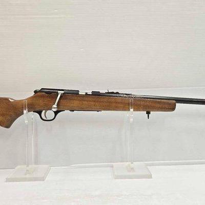 #1746 • Glenfield 25 .22 s/l/lr Bolt Action Rifle

