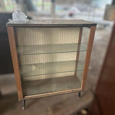 Antique display case with 3 shelves