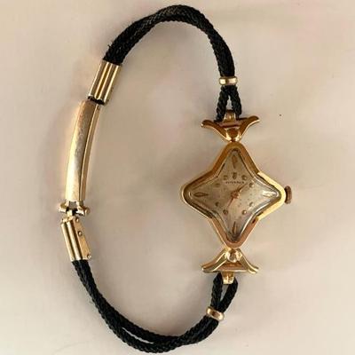 Vtg. ladies Juvenia watch w/ unusual star case