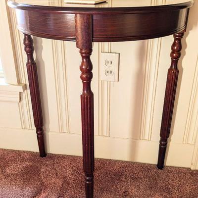 Demilune table