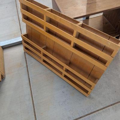 Wall mounted flyer, brochure paper rack