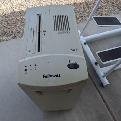 Fellowe's paper shredder