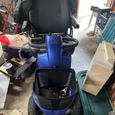 Pride Victory 10 Mobility Scooter. Works and is in Excellent Condition!