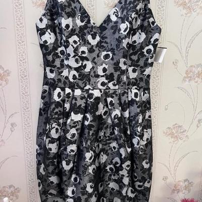 VERA WANG- WITH TICKET