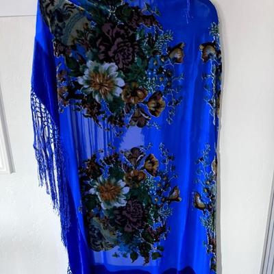 VINTAGE SHAWL