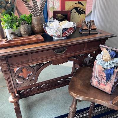 GERMAN DESK