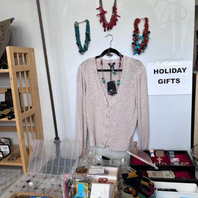 HANDMADE NECKLACES
NWT PAIGE SWEATER