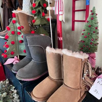 KIDS BOOTS