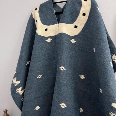 VINTAGE PONCHO