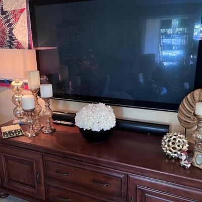 65 INCH FLAT C=SCREEN