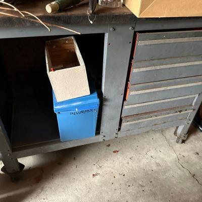 Tool cabinet