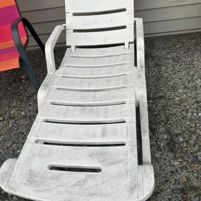 Patio lounge chair