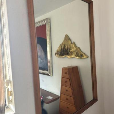 Wall mirror