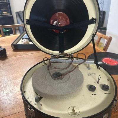 Emerson Model 892 turntable