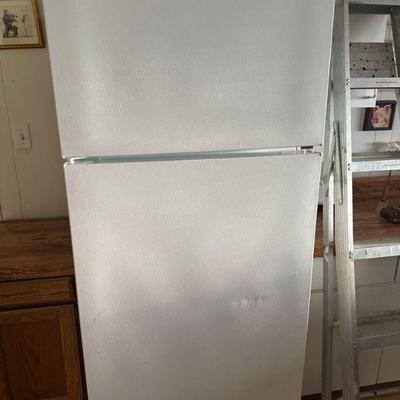 Hotpoint refrigerator freezer
