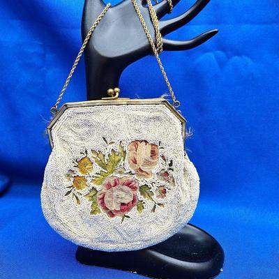 Lot #127 - French 1930's Antique Vtg Ivory Seed bead small chain handle purse evening bag