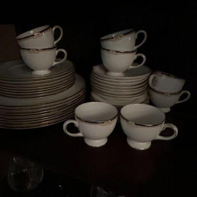 Sale Photo Thumbnail #20: Gorgeous set of Wedgewood china