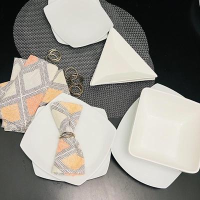 Strawberry Street White Serving set