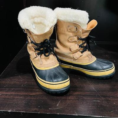 CARIBOU Sorel Boots Sz 7
