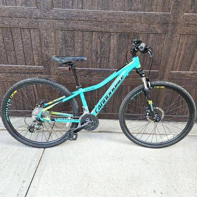 Women's Cannondale Foray Mountain Bike w/ Aluminum Frame - 24 Speed size 27.5 Plus Bell Helmet