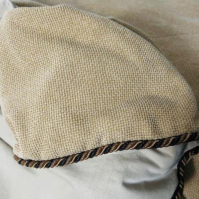  Elegant King Size Beige Duvet Cover & Insert with Decorative Trim