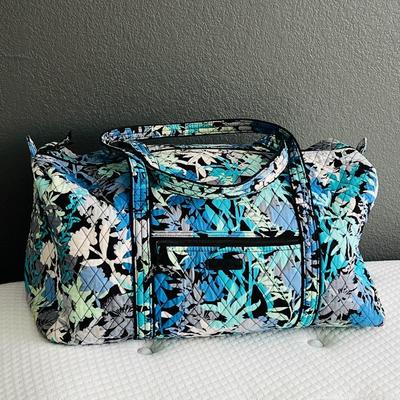 Stylish Quilted Vera Bradley Travel Bag