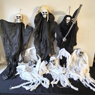Halloween Decor Lot: Set of Six Scary Hanging Skeletons