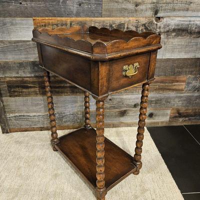 Vintage Quality End Table in a Pretty Cherry Wood with Turned Legs and a Dovetailed Drawer