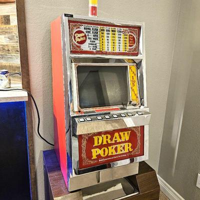  Real Slot Machine by International Game Tech - "Draw Poker" Works with Quarters - Read Description