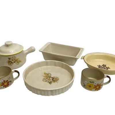 LYZE810 Vintage Bakeware	Assortment of vintage ceramic bakeware. Includes soup tureen and two soup cups, oval and circular casserole...