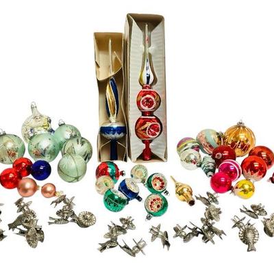 KAAR700 Shiny Brite, Polish, German, Vintage Christmas Ornaments	Large assortment with most German bulbs to the left, Polish in the...
