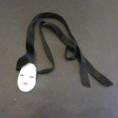 Vintage Signed Cathy Hardwick Mikasa Porcelain Geisha Mask Necklace