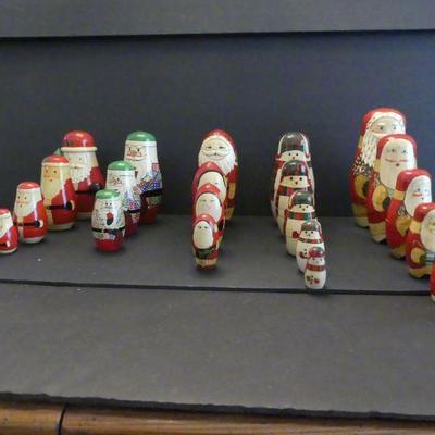 Vintage Christmas Matryoshka (Nesting Dolls) - 5 in All