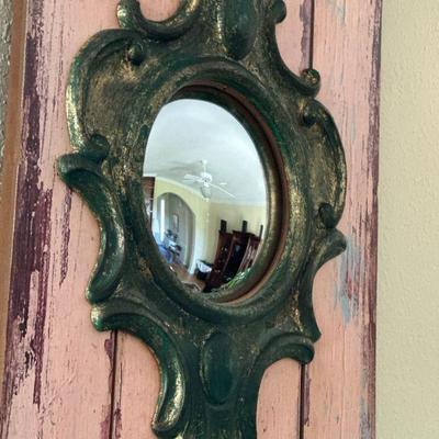 Unique mirror