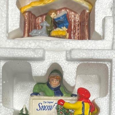 Department 56 The Original Snow Village - Outdoor Nativity Scene, Kids Decorating The Village Sign