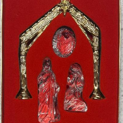 Gorham Holiday Traditions 3 Piece Crystal Nativity Set With Brass Manger