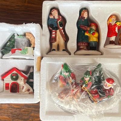 Department 56 The Original Snow Village - Cat And Dog, Santas Little Helpers, Caroling Family