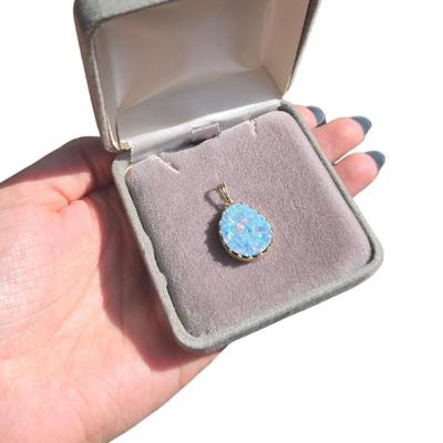 ESTATE 14K OPAL PENDANT