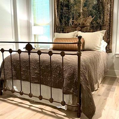 ANTIQUE CAST IRON BED FULL