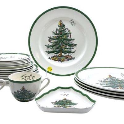 22 pc SPODE CHRISTMAS TREE DINNERWARE