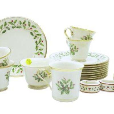 29 PC LENOX HOLIDAY DISH PLATES & CUPS