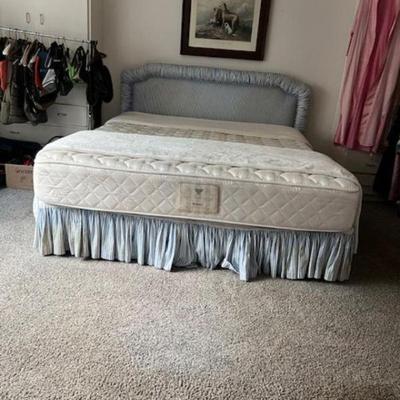 King size bed