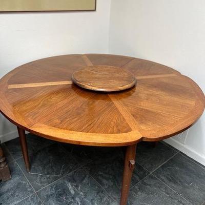 Mid Century Dining Table with 2 leaves