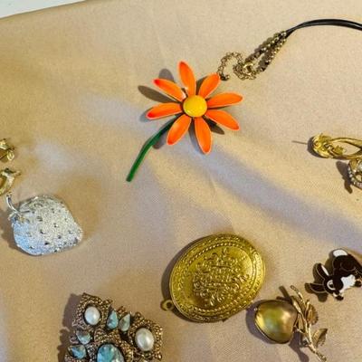 COSTUME JEWELRY