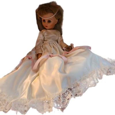 Numerous dolls for sale