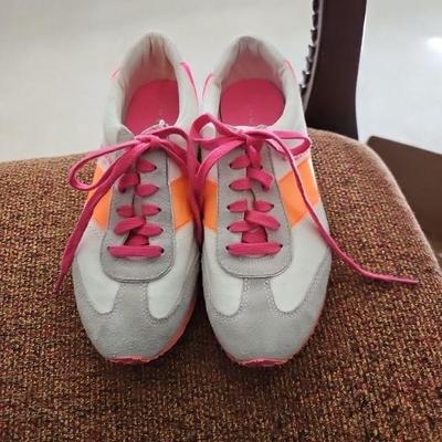 Ladies coach tennis shoes