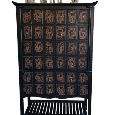 Oriental design cabinet